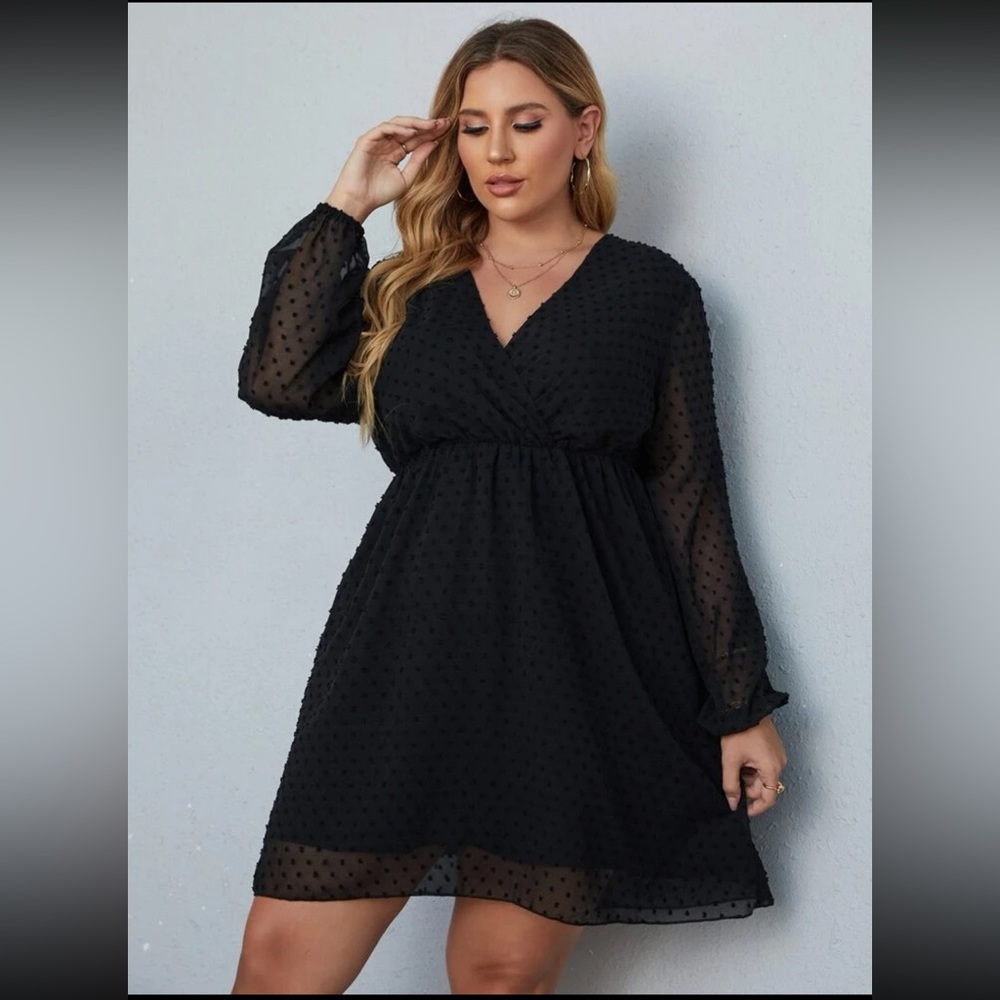 Curvy little black dress